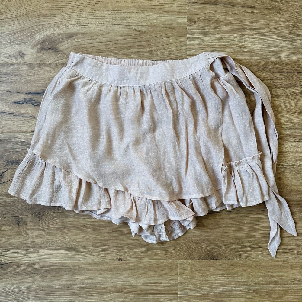 NWOT Stretchy Ruffle Skort